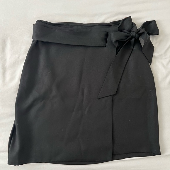 Black Wrapped Skirt, size US S - Picture 1 of 5